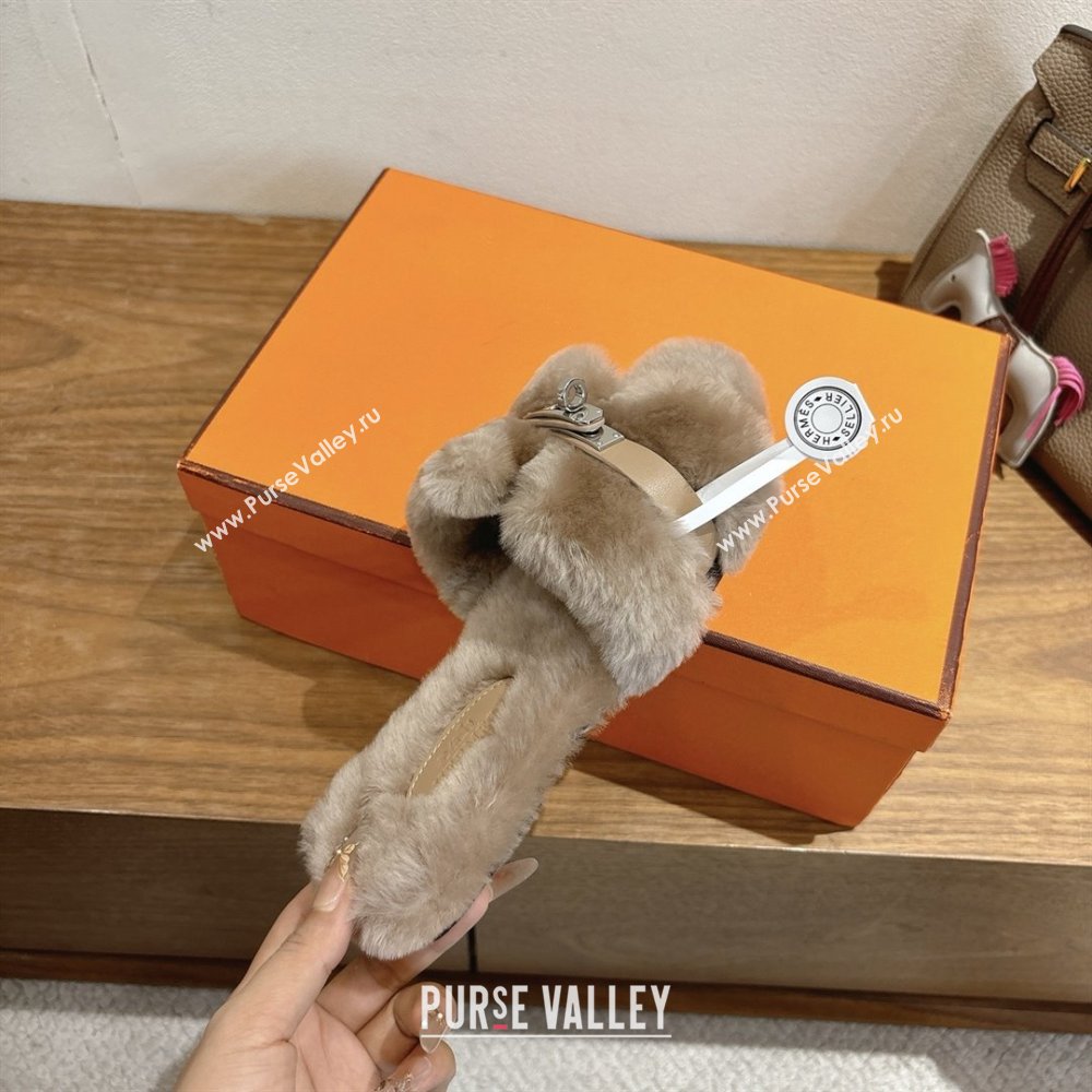 Hermes Oran Sandals in Shearling Wool with Kelly Buckle H101623 Khaki 2025 (XC-25101623)
