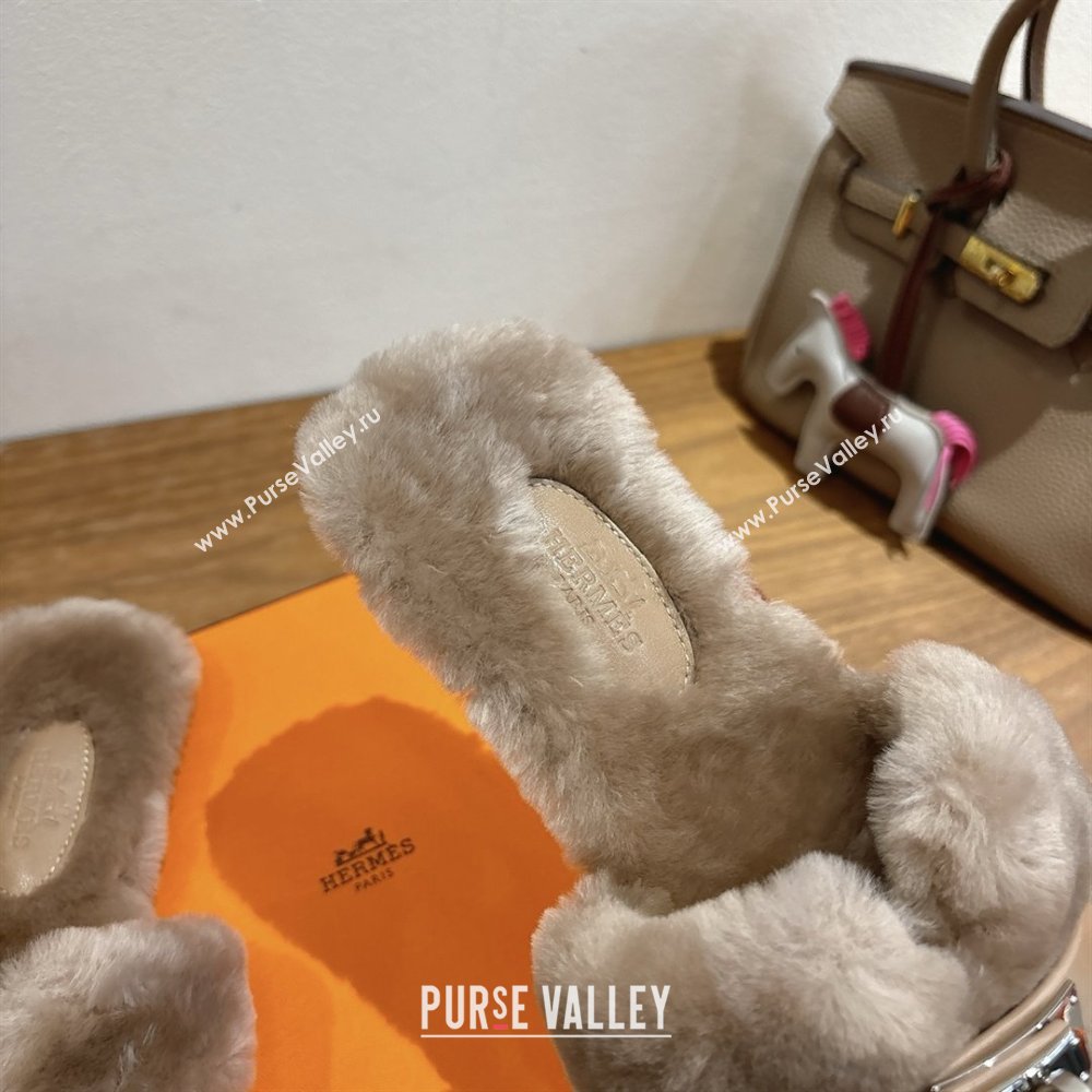 Hermes Oran Sandals in Shearling Wool with Kelly Buckle H101623 Khaki 2025 (XC-25101623)