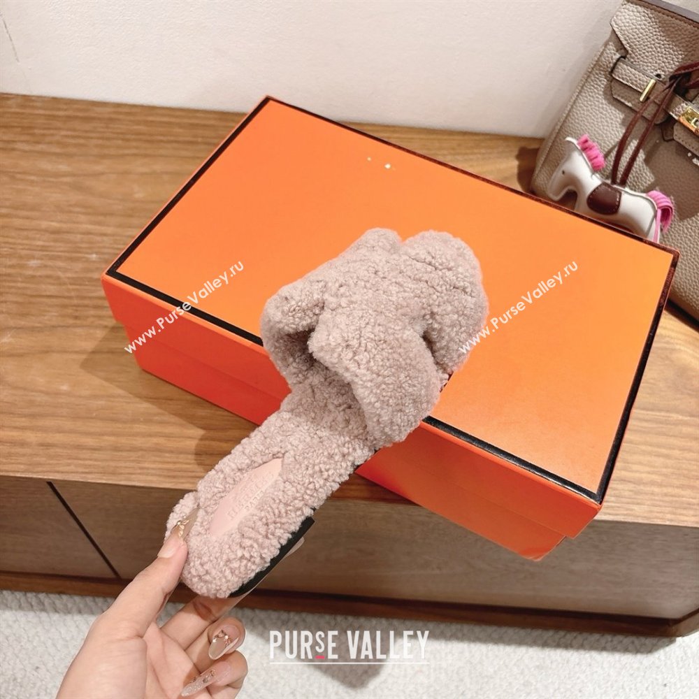 Hermes Oran Sandals in Shearling Wool H101604 Nude Pink 2025 (XC-25101604)