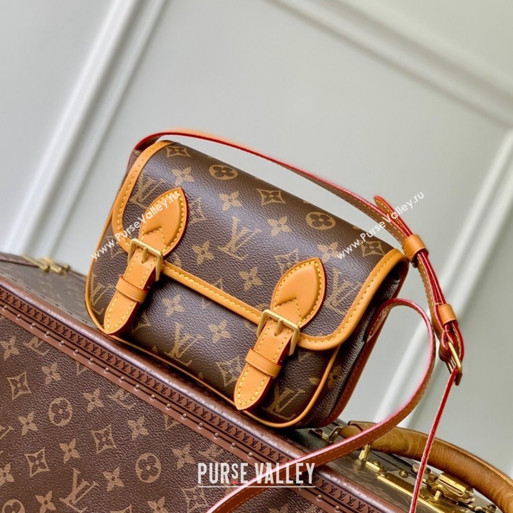 Louis Vuitton Satchel Wearable Wallet in Monogram Canvas M26805 2025 (K-25102712)