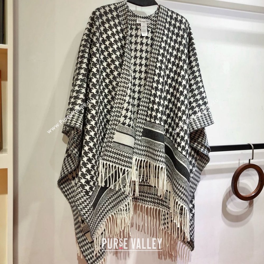 Dior Cashmere Reversible Cape D110716 Black/White 2025 (A-25110716)