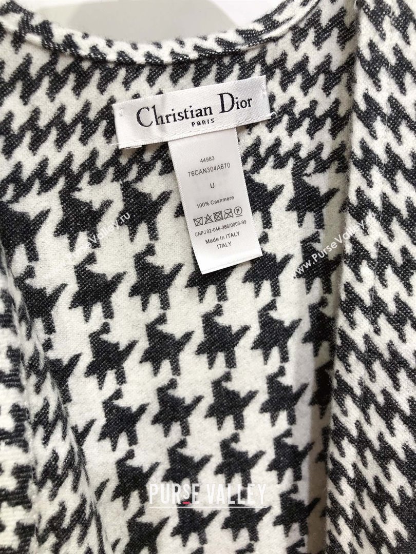Dior Cashmere Reversible Cape D110716 Black/White 2025 (A-25110716)