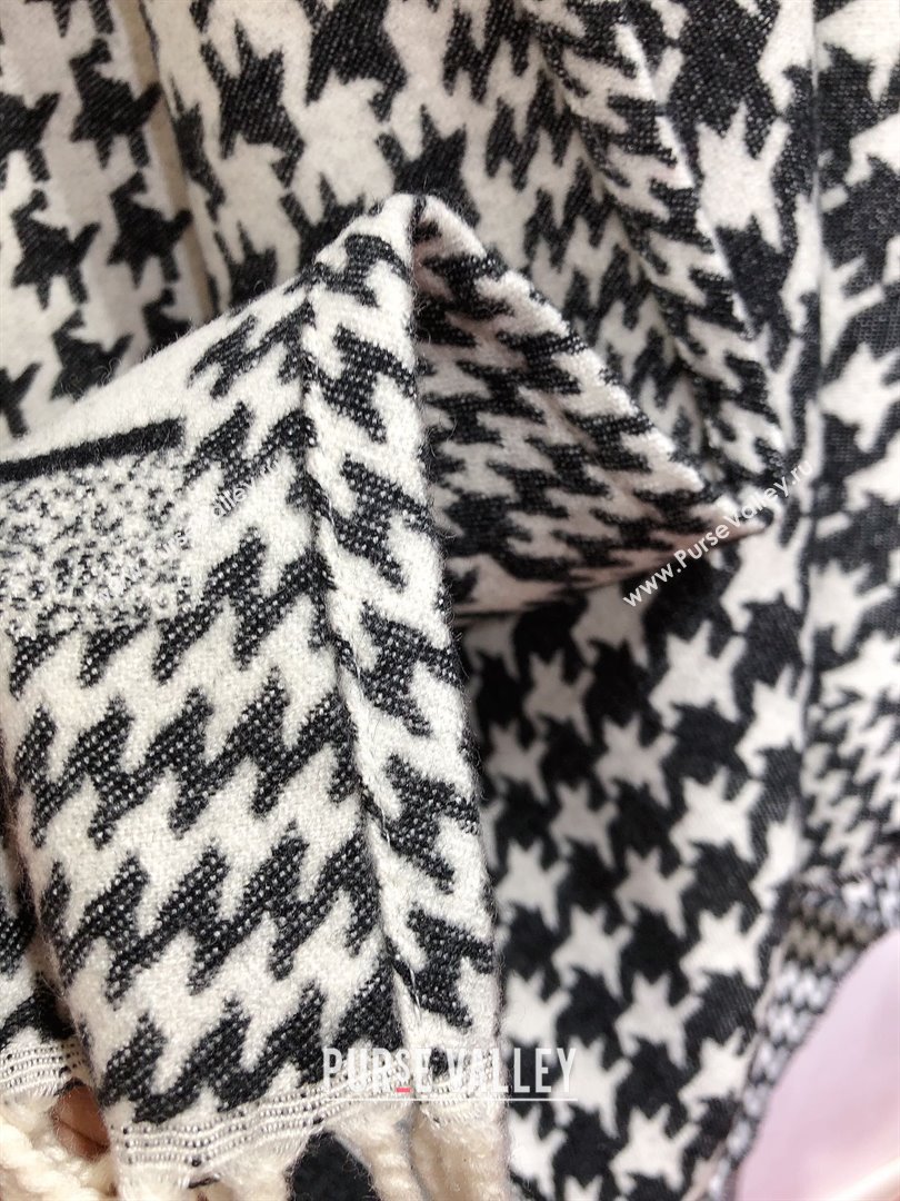 Dior Cashmere Reversible Cape D110716 Black/White 2025 (A-25110716)