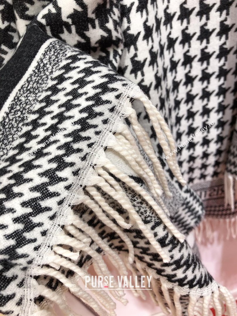 Dior Cashmere Reversible Cape D110716 Black/White 2025 (A-25110716)