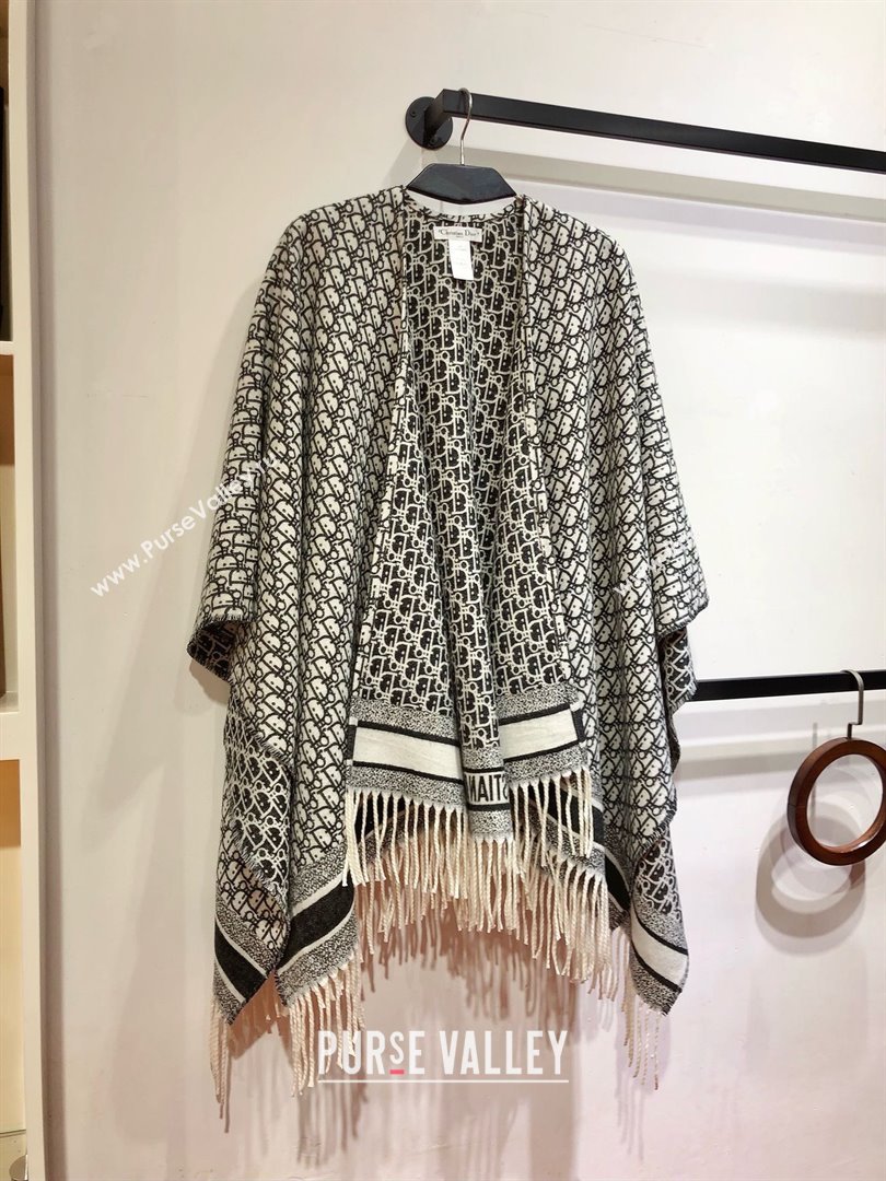 Dior Oblique Cashmere Reversible Cape D110718 2025 (A-25110718)