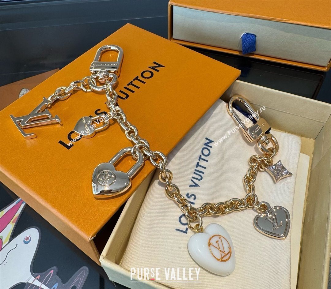 Louis Vuitton Heart Chain Bag Charms White 2025 1113 (SHI-251113077)