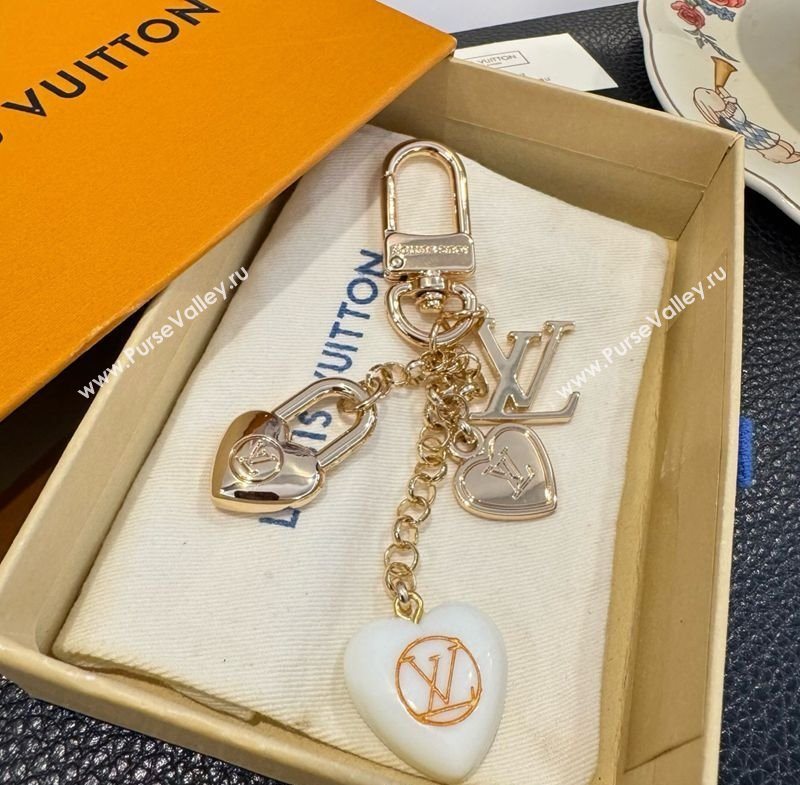 Louis Vuitton Heart Chain Bag Charms White 2025 1112 (SHI-251113081)