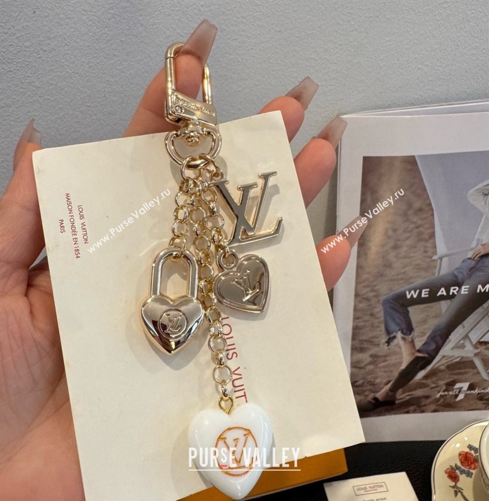 Louis Vuitton Heart Chain Bag Charms White 2025 1112 (SHI-251113081)