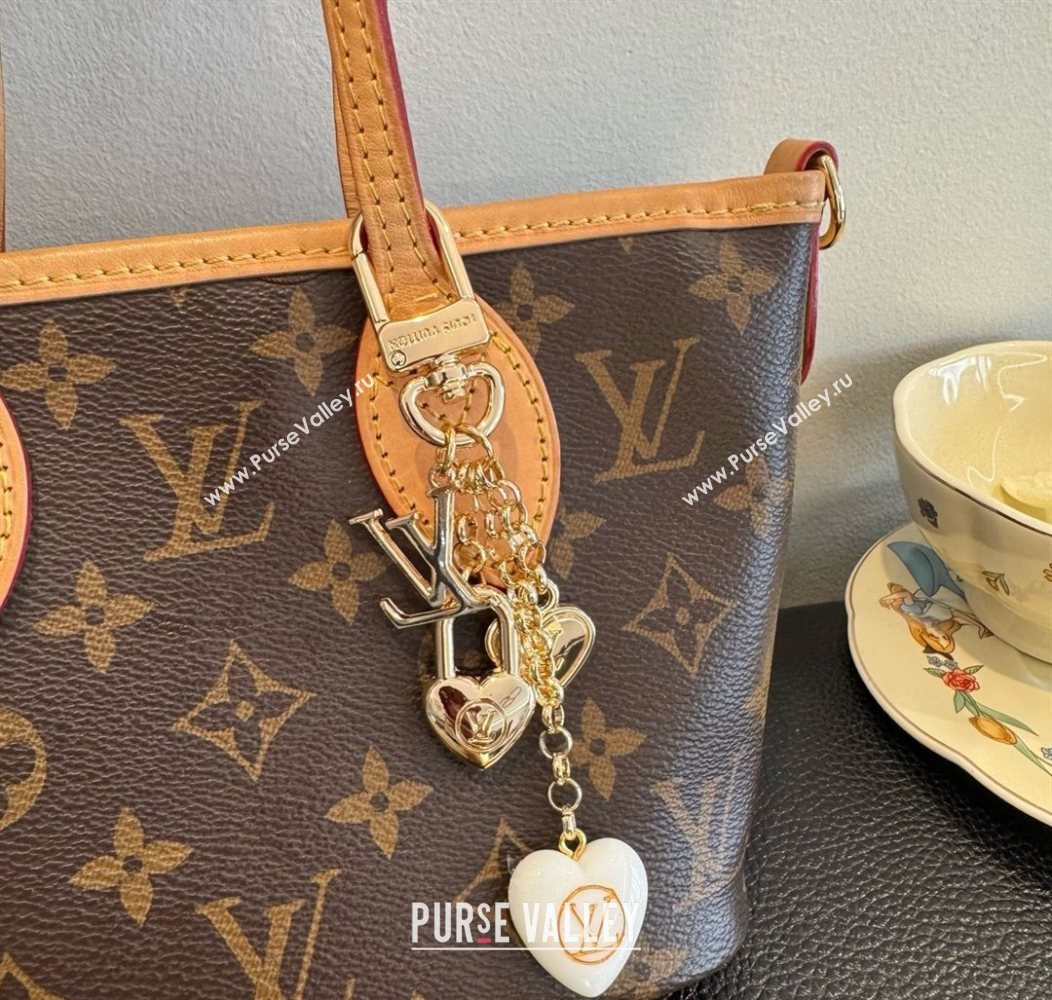 Louis Vuitton Heart Chain Bag Charms White 2025 1112 (SHI-251113081)