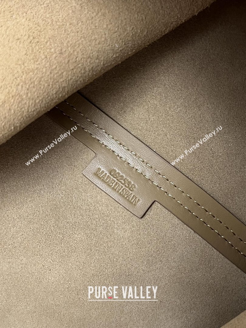 Loewe Medium Horizontal Puzzle Fold Tote in Soft Grained Calfskin Light Grey 2025 (KK-25120604)