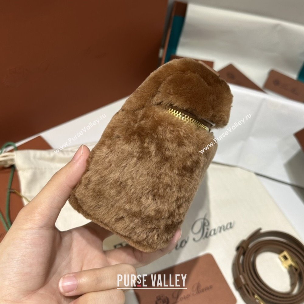 Loro Piana LP Extra Pocket Pouch L19 in Shearling Leather Brown 2025 (GYF-25122307)