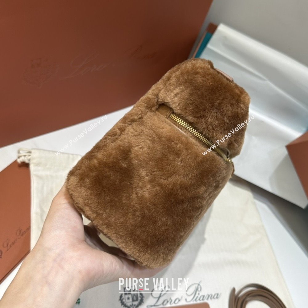 Loro Piana LP Extra Pocket Pouch L27 in Shearling Leather Brown 2025 (GYF-25122310)