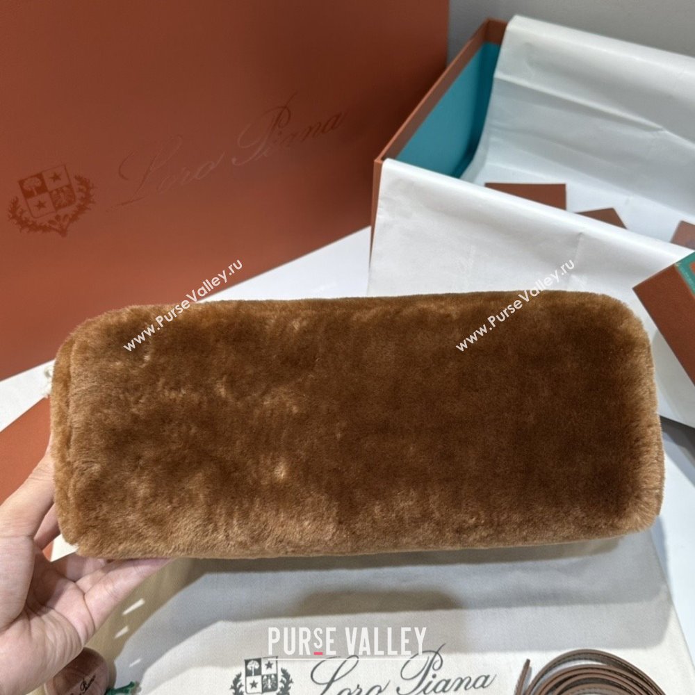 Loro Piana LP Extra Pocket Pouch L27 in Shearling Leather Brown 2025 (GYF-25122310)