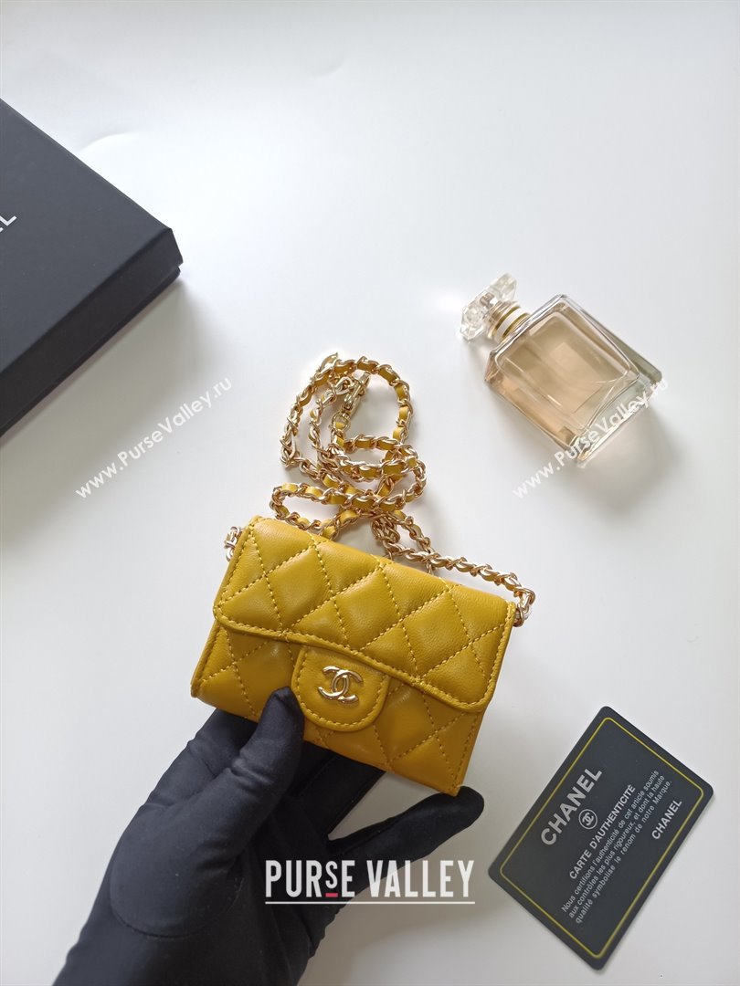 Chanel Chain Belt with Pouch in Smooth Leather 2015025 Yellow/Gold 2025 (99-25122342)