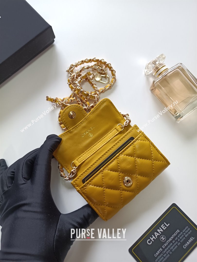 Chanel Chain Belt with Pouch in Smooth Leather 2015025 Yellow/Gold 2025 (99-25122342)