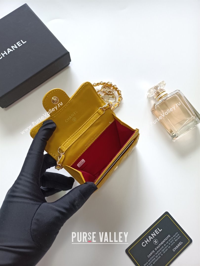 Chanel Chain Belt with Pouch in Smooth Leather 2015025 Yellow/Gold 2025 (99-25122342)