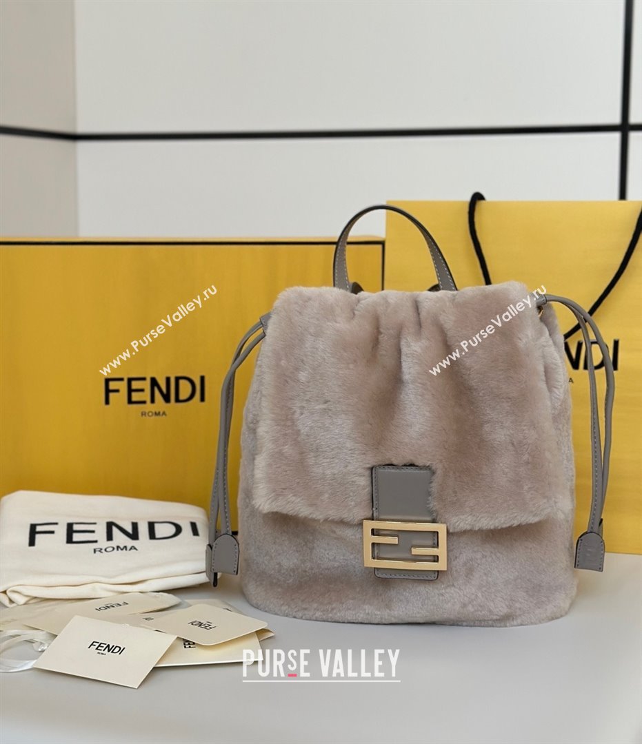 Fendi Backpack in Shearling 8695 Grey 2025 Top (CL-25122342)