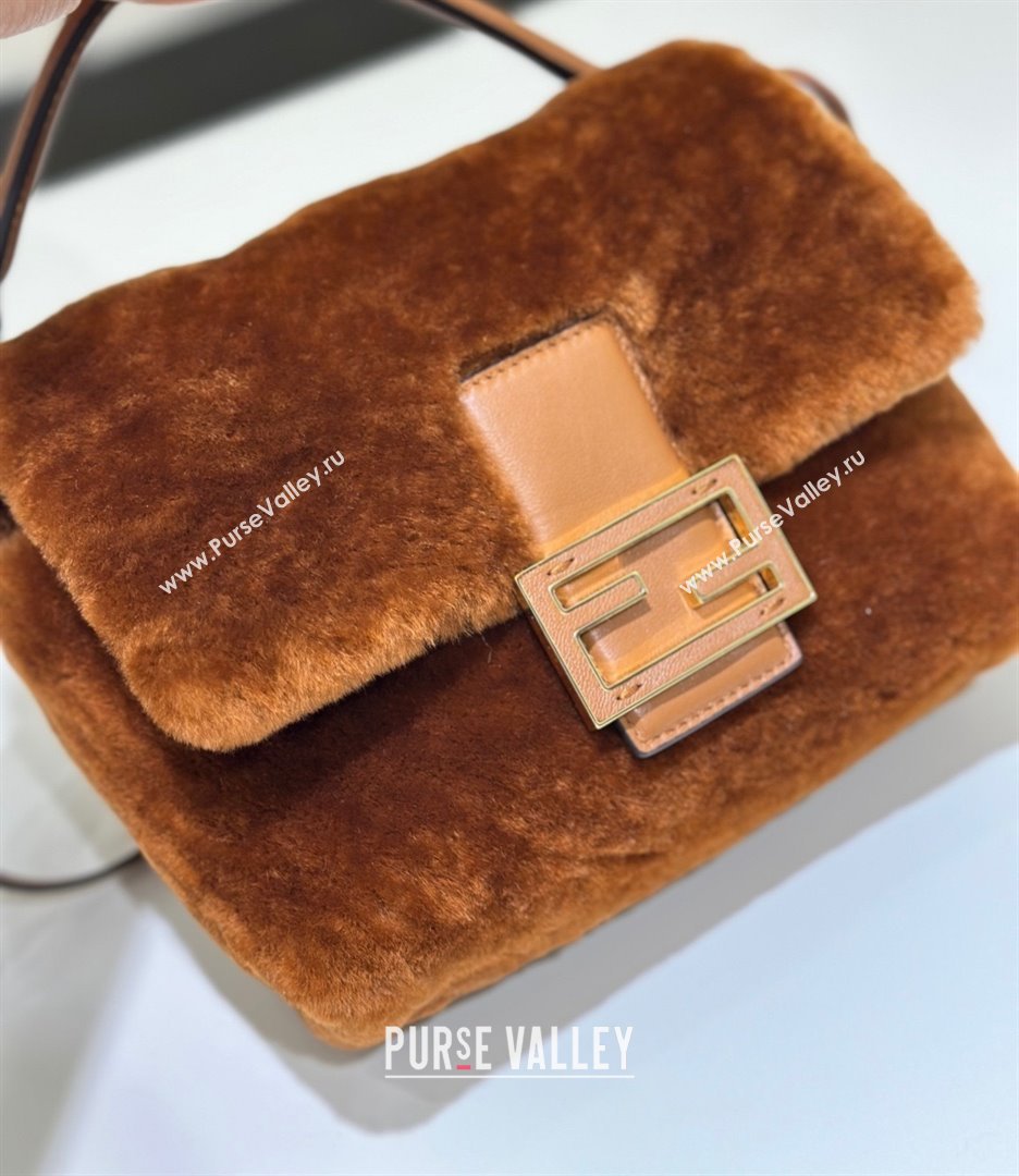 Fendi Mamma Baguette Small Bag in Shearling 8693S Brown 2025 Top (CL-25122344)