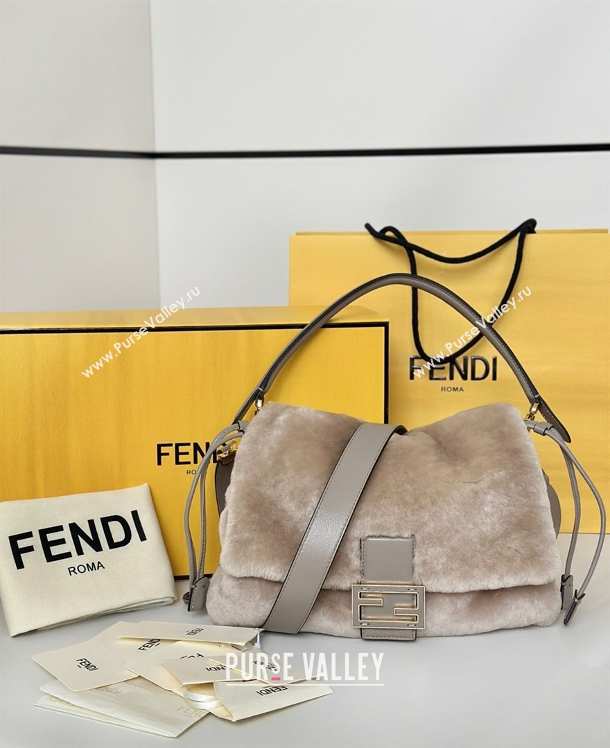 Fendi Mamma Baguette Medium Bag in Shearling 8693L Grey 2025 Top (CL-25122345)