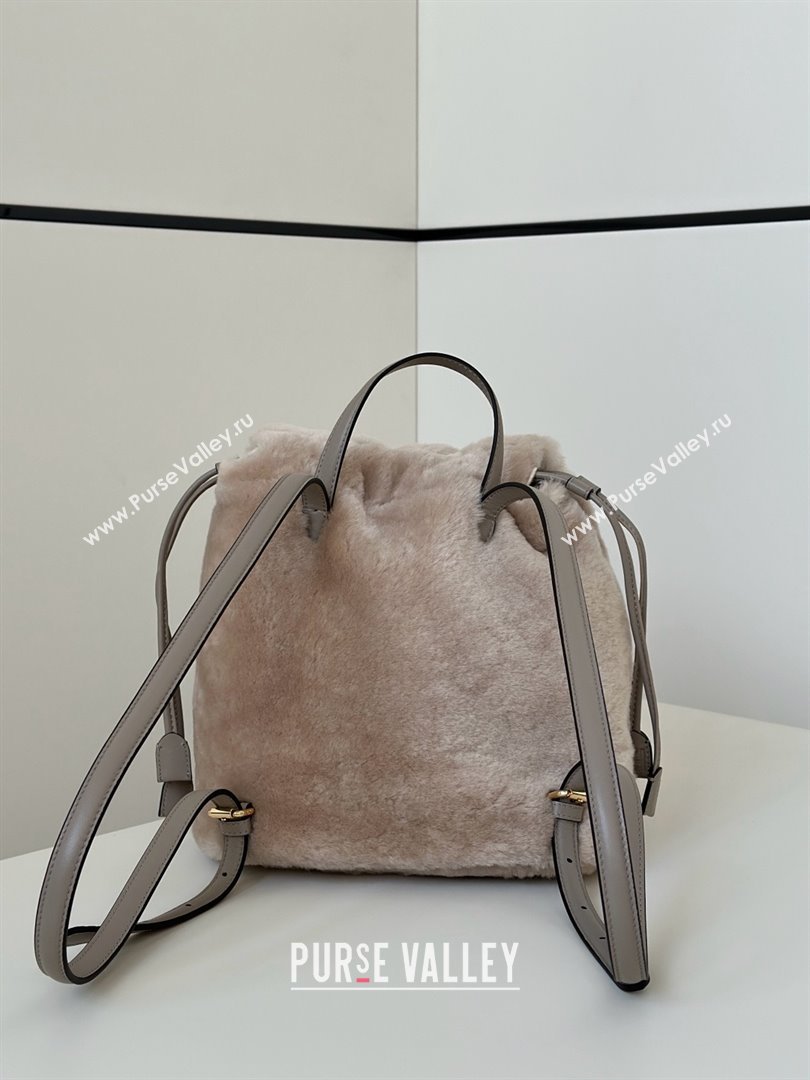 Fendi Backpack in Shearling 8695 Grey 2025 Top (CL-25122342)