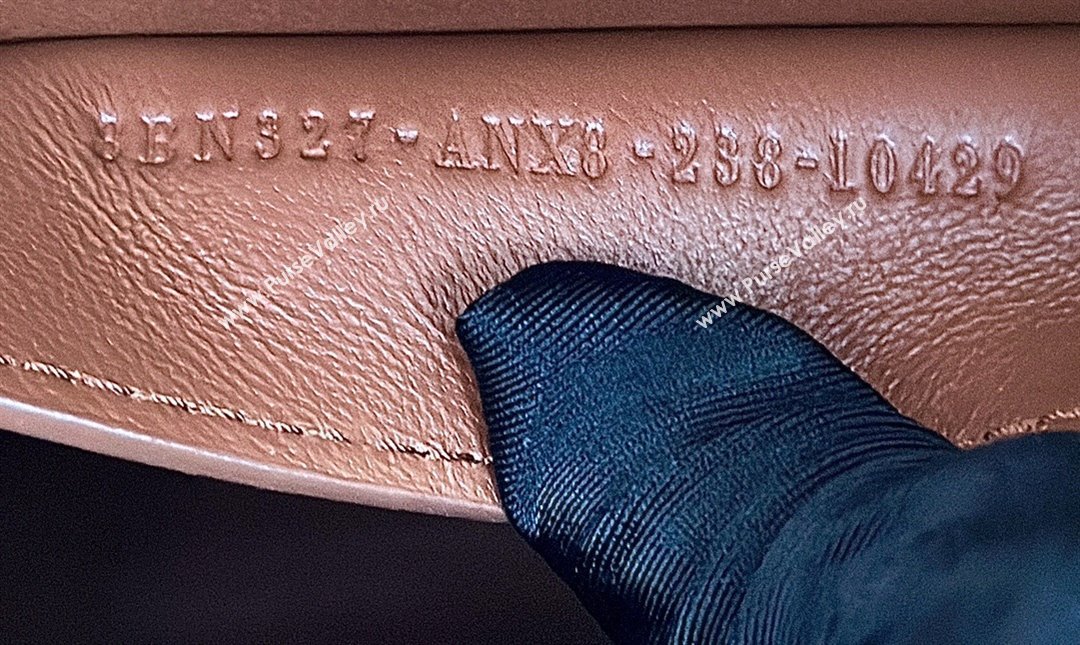 Fendi Peekaboo ISeeU Small Bag in Interlaced Leather 80138M Caramel 2025 Top (CL-25122513)