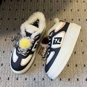 Fendi Match Low Top Platform Shoes in White Leather Shearling with Charm Black 2025 (MGN-25122910)