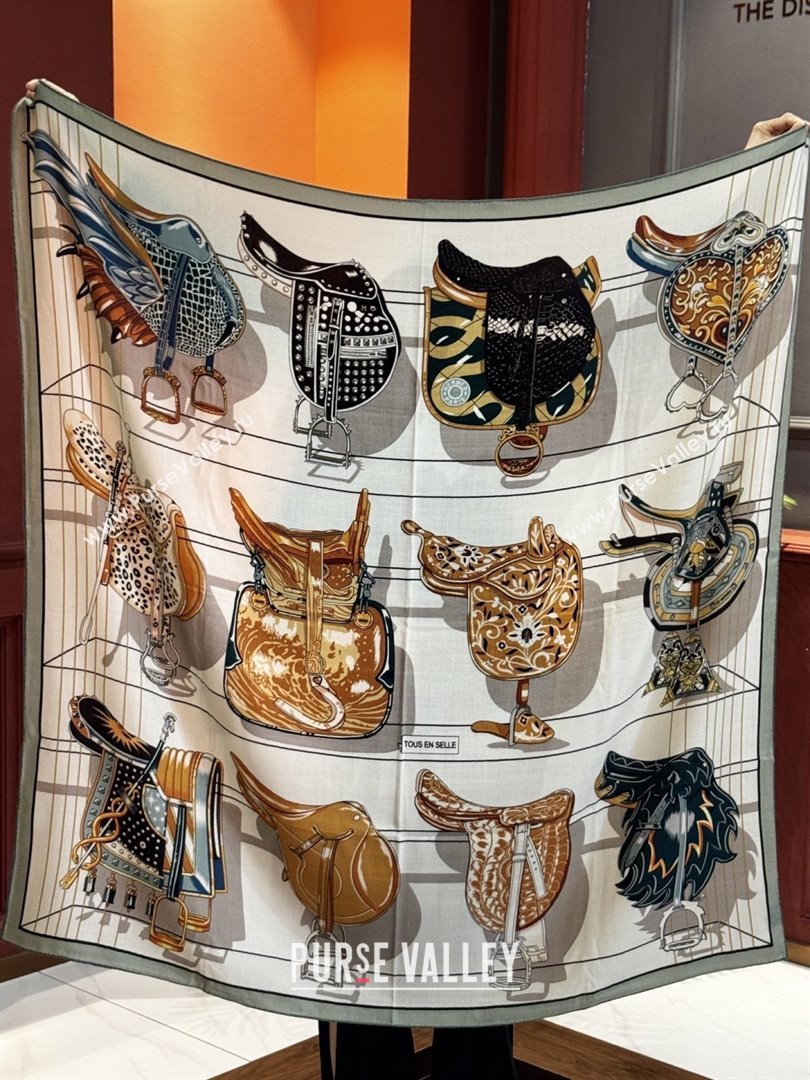 Hermes Cashmere Silk Shawl 140 Scarf H11211 Beige/Grey 2026 (A-26011211)