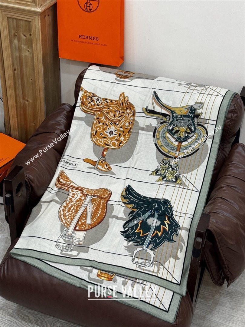 Hermes Cashmere Silk Shawl 140 Scarf H11211 Beige/Grey 2026 (A-26011211)