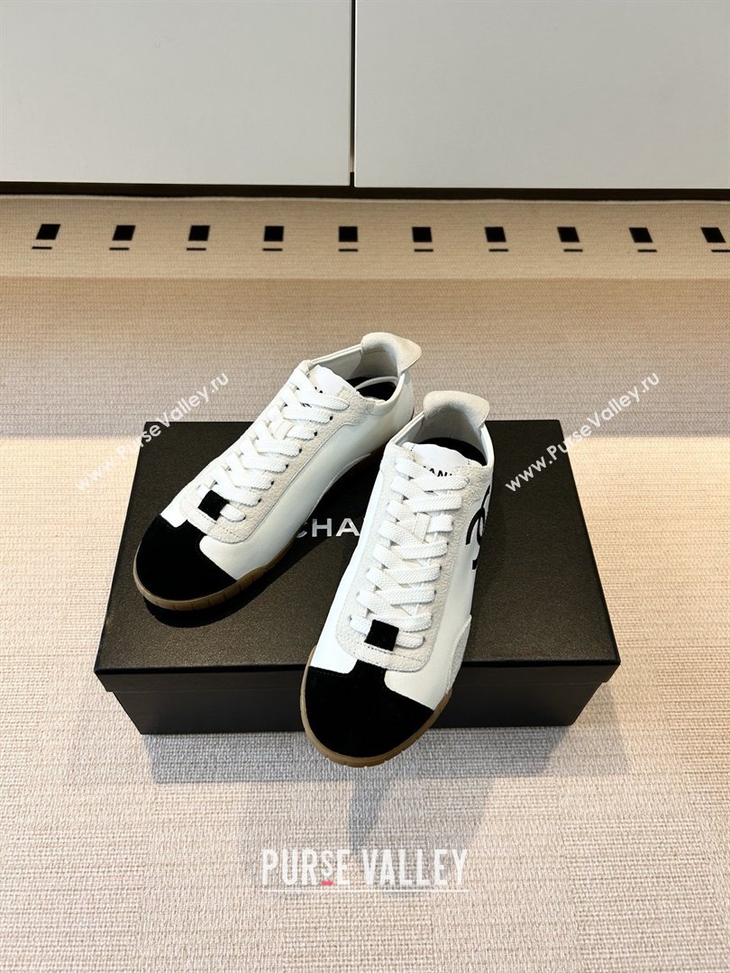 Chanel Trainers in Calfskin Embossed Suede G47125 White 2026 (KL-26022605)