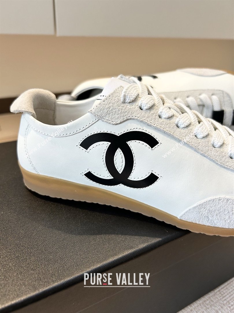 Chanel Trainers in Calfskin Embossed Suede G47125 White 2026 (KL-26022605)