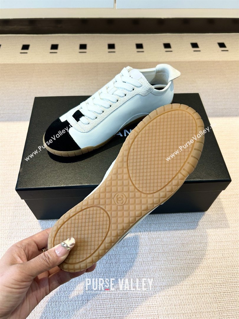Chanel Trainers in Calfskin Embossed Suede G47125 White 2026 (KL-26022605)
