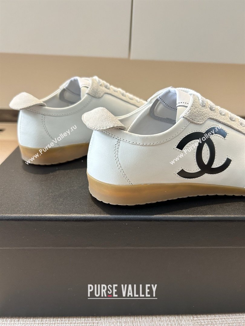 Chanel Trainers in Calfskin Embossed Suede G47125 White 2026 (KL-26022605)