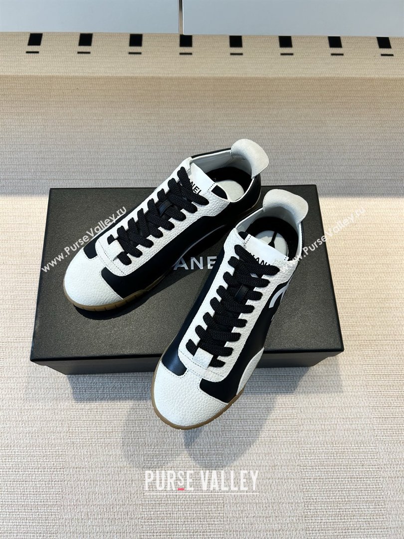 Chanel Trainers in Calfskin Embossed Suede G47125 Black 2026 (KL-26022604)