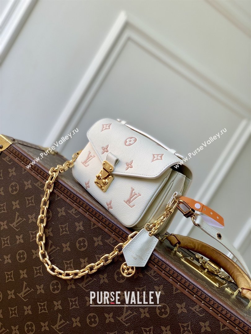 Louis Vuitton Pochette Metis East West in Milky White/Peach Cowhide Leather M27575 2026 (K-26022714)