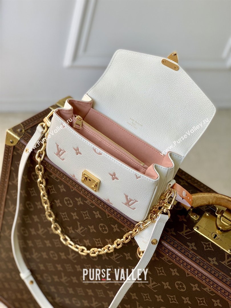Louis Vuitton Pochette Metis East West in Milky White/Peach Cowhide Leather M27575 2026 (K-26022714)