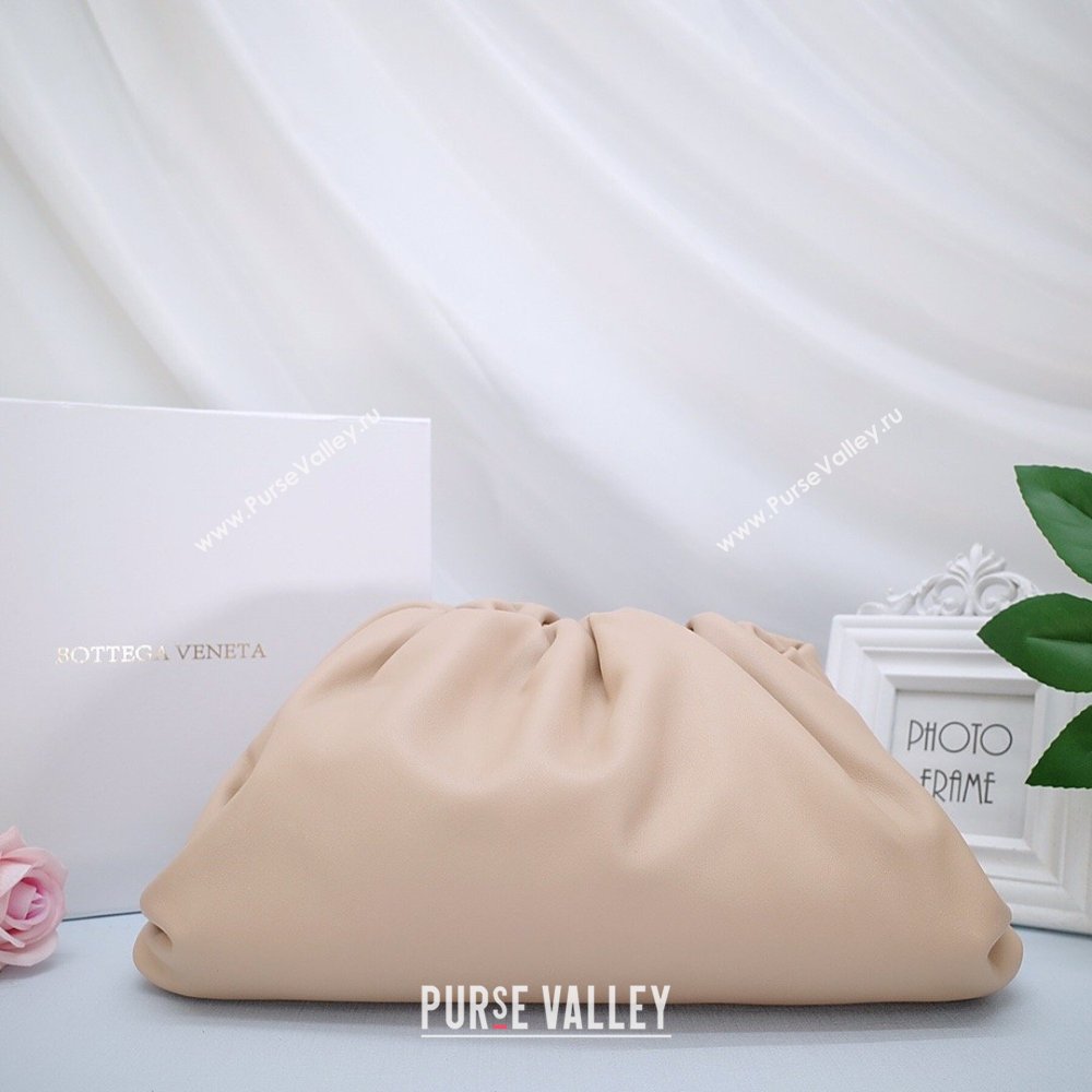 Bottega Veneta The Pouch in Soft Calfskin Nude 2026 (JDZ-26031702)