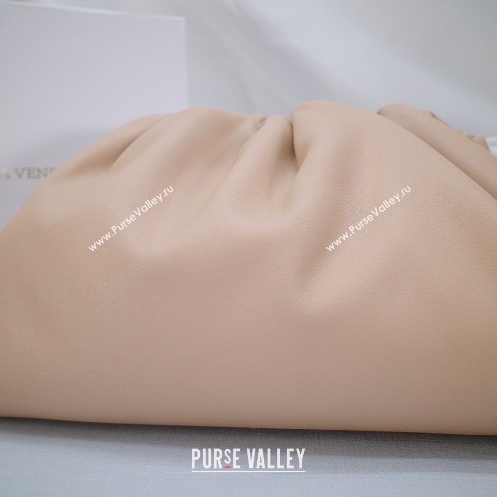 Bottega Veneta The Pouch in Soft Calfskin Nude 2026 (JDZ-26031702)