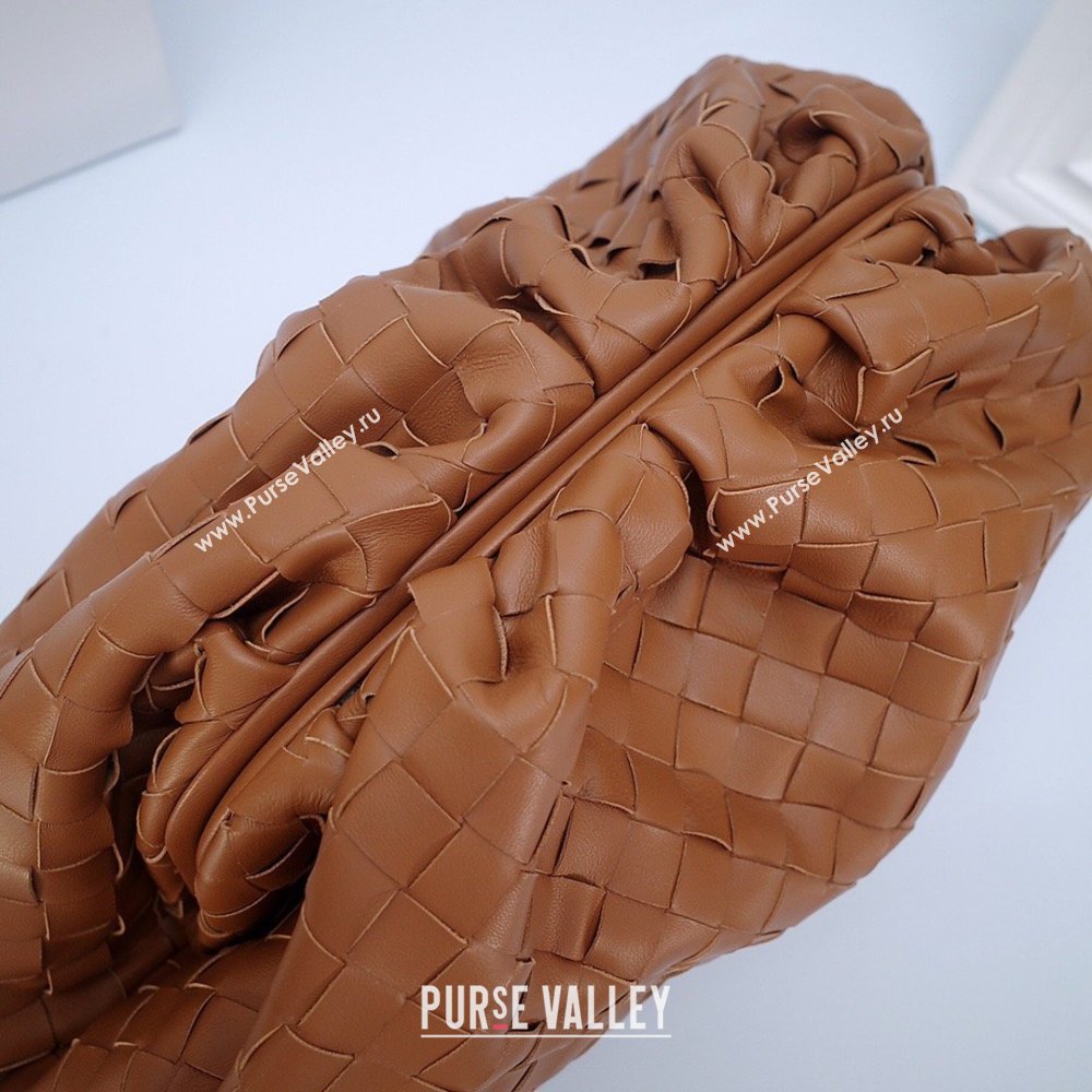 Bottega Veneta The Pouch in Soft Intrecciato Calfskin Brown 2026 (JDZ-26031704)