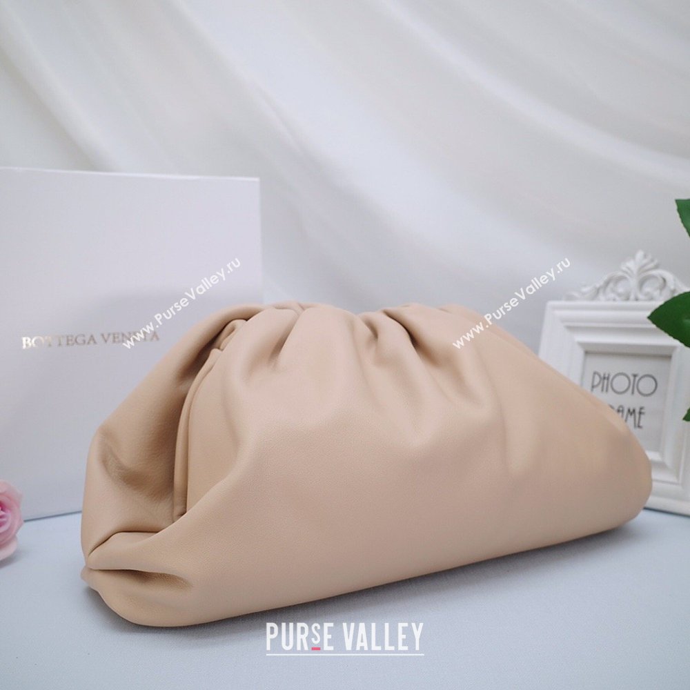 Bottega Veneta The Pouch in Soft Calfskin Nude 2026 (JDZ-26031702)