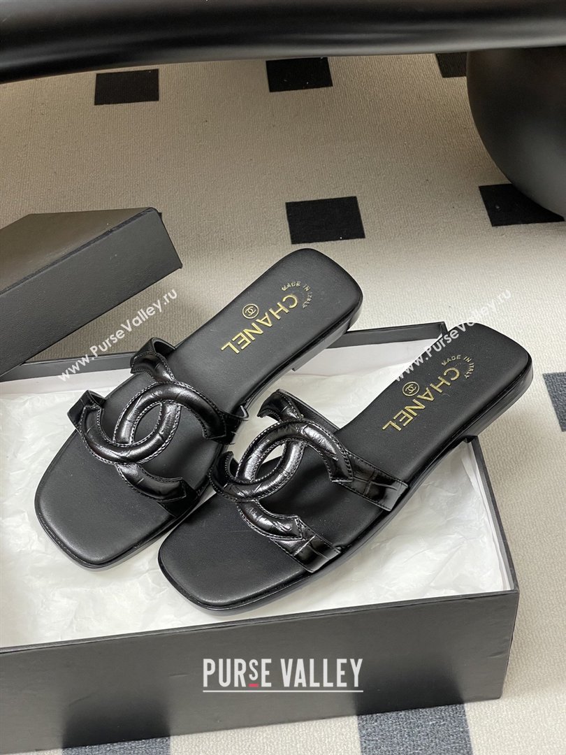Chanel Crocodile-patterned Calfskin Mules Sandals G47250 Black 2026 (MD-26032620)