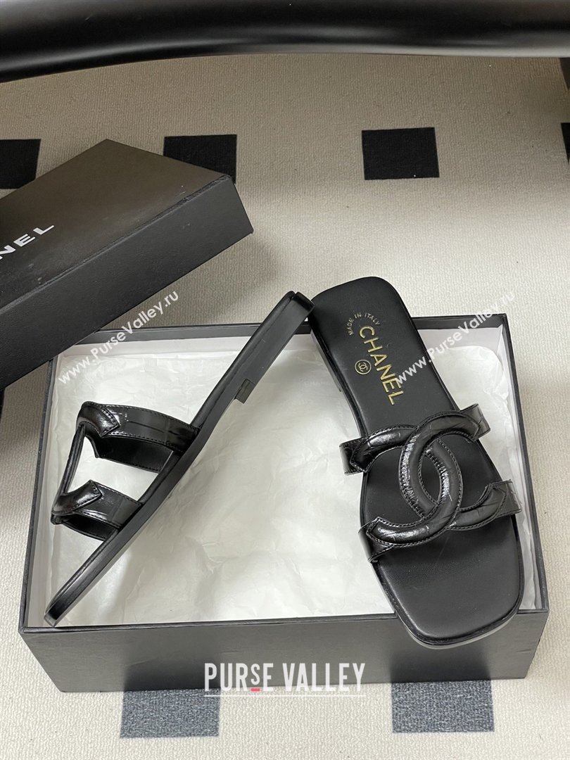 Chanel Crocodile-patterned Calfskin Mules Sandals G47250 Black 2026 (MD-26032620)