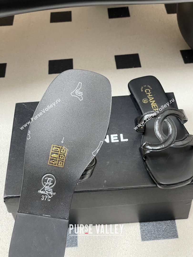 Chanel Crocodile-patterned Calfskin Mules Sandals G47250 Black 2026 (MD-26032620)