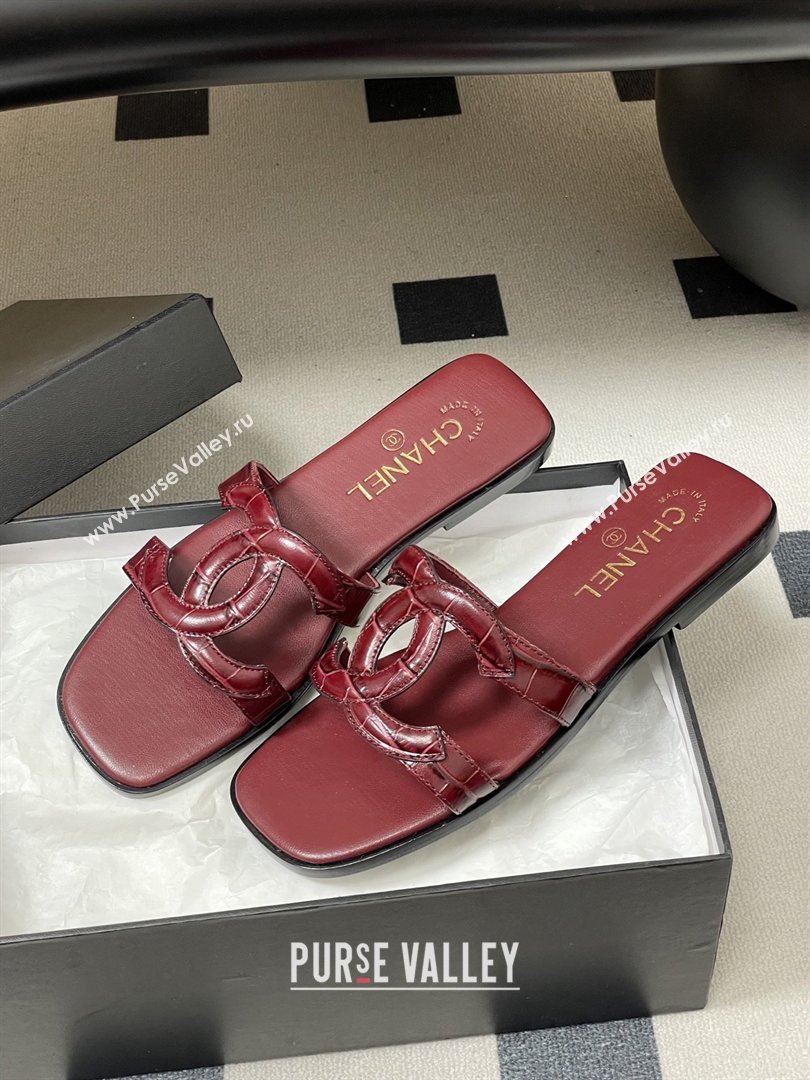 Chanel Crocodile-patterned Calfskin Mules Sandals G47250 Burgundy 2026 (MD-26032621)