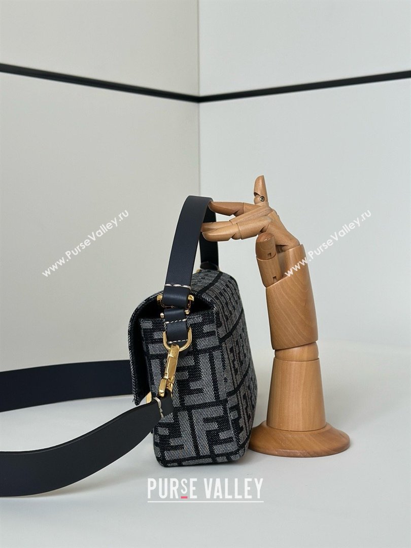 Fendi Baguette Bag in Dark Blue Denim-effect FF Jacquard 8679 2026 Top (CL-26032601)