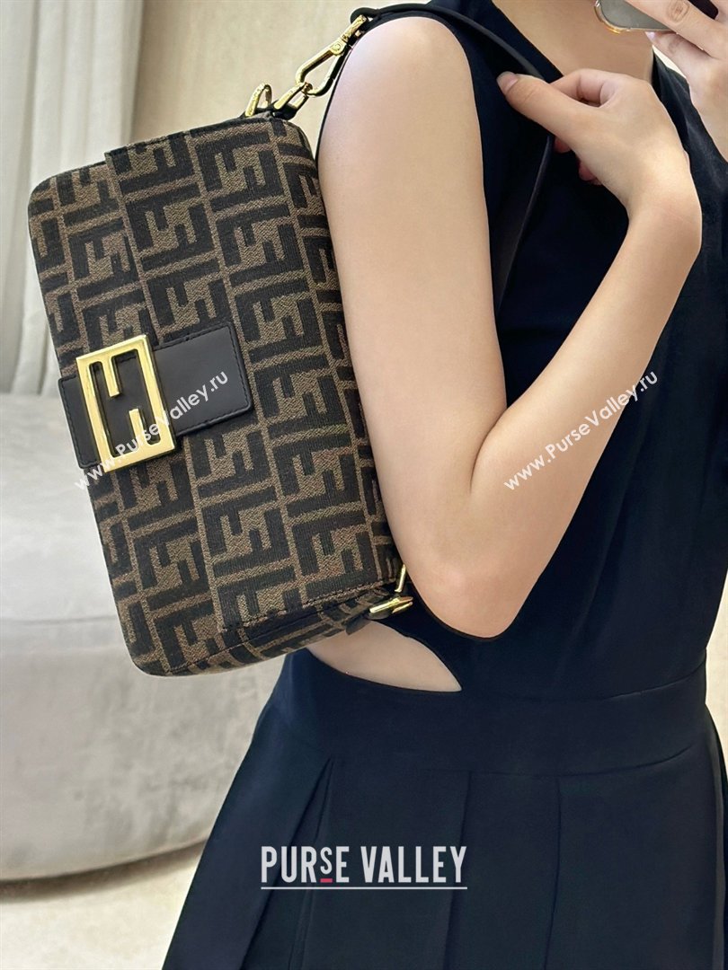 Fendi Baguette Bag in Tobacco Brown FF Jacquard Fabric 8679 Brown/Gold 2026 Top (CL-26032602)