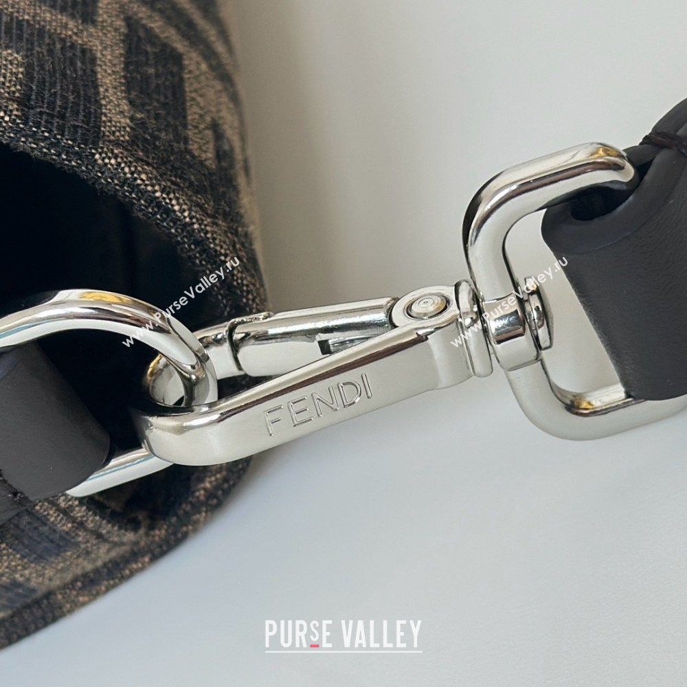 Fendi Baguette Bag in Tobacco Brown FF Jacquard Fabric 8679 Brown/Silver 2026 Top (CL-26032603)