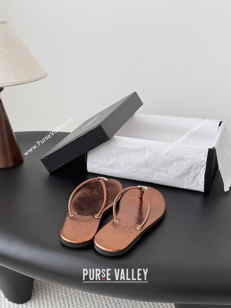 Chanel Thongs in Crackled Laminated Calfskin G47243 Brown Spring Summer 2026 (Y30-26032802)