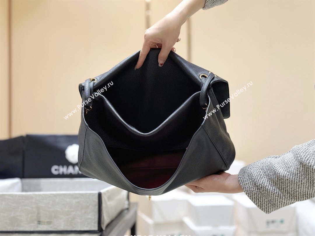 Chanel Maxi Flap Bag in Black Grained Calfskin AS6233 Spring Summer 2026 Top Quality (SHUNY-26040820)