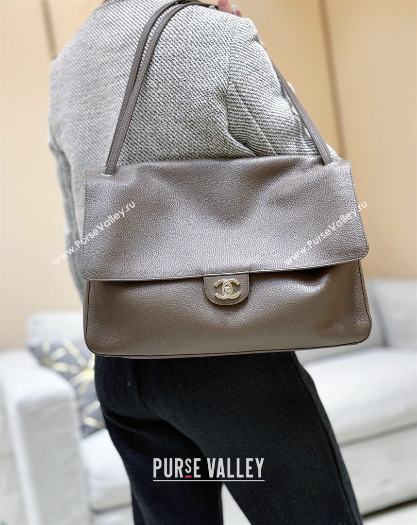 Chanel Maxi Flap Bag in Light Brown Grained Calfskin AS6233 Spring Summer 2026 Top Quality (SHUNY-26040821)