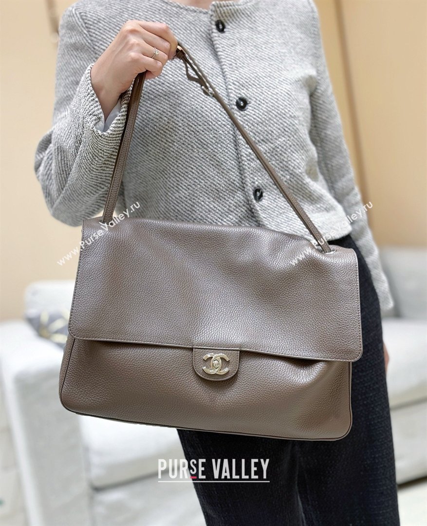 Chanel Maxi Flap Bag in Light Brown Grained Calfskin AS6233 Spring Summer 2026 Top Quality (SHUNY-26040821)